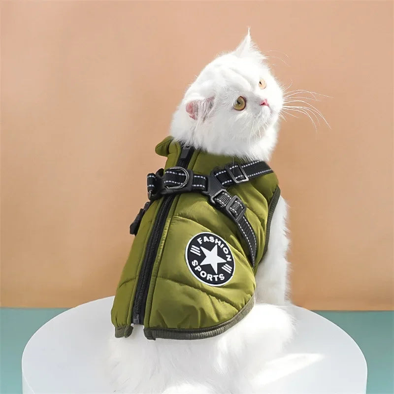 Warme Tierjacke mit Geschirr